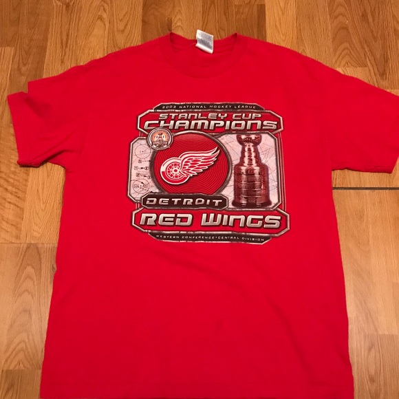 SOLD ❌ Vintage 2002 Detroit Red Wings T-shirts - Picture 4 of 8